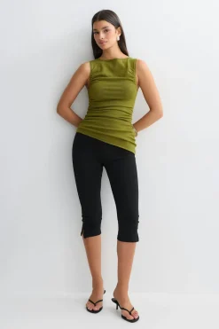 Asymmetric knitted top - Grün - Dame - Gina Tricot