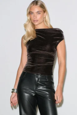 Asymmetric velvet top - Braun - Dame - Gina Tricot