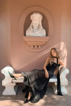 Bandeau frill maxi dress - Schwarz - Dame - Gina Tricot