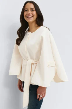14+ belted cape - Weiß - Gina Tricot