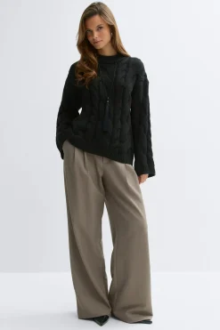 Chunky knitted cable sweater - Schwarz - Dame - Gina Tricot