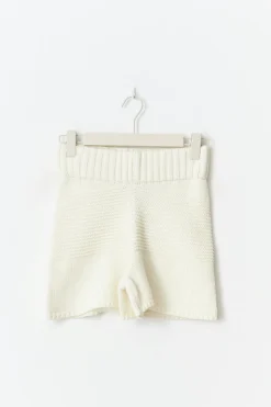 Chunky knitted shorts - Weiß - Dame - Gina Tricot
