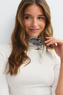 Cotton bandana scarf - Weiß - Dame - Gina Tricot