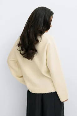 Crew neck knitted sweater - Weiß - Dame - Gina Tricot