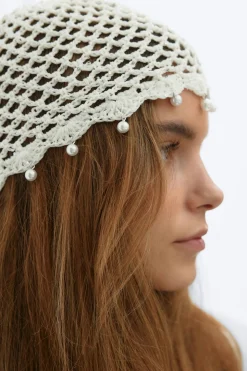 Crochet beanie - Weiß - Dame - Gina Tricot