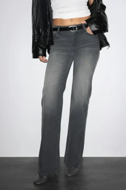 Crush straight jeans - Schwarz - Dame - Gina Tricot
