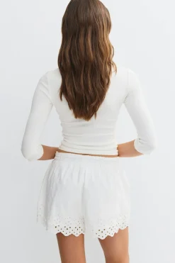 Drawstring embroidery shorts - Weiß - Dame - Gina Tricot