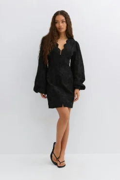 Embroidered mini dress - Schwarz - Dame - Gina Tricot