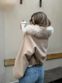 Faux fur collar jacket - Beige - Dame - Gina Tricot