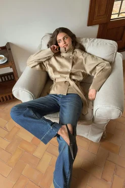 Faux suede belted jacket - Beige - Dame - Gina Tricot