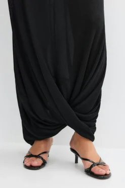 Flowy knitted skirt - Schwarz - Dame - Gina Tricot