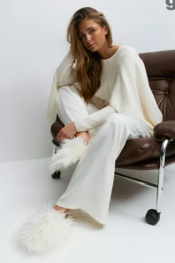 Fluffy faux fur slipper - Weiß - Dame - Gina Tricot