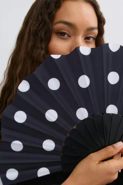 Folding hand fan - Schwarz - Dame - Gina Tricot