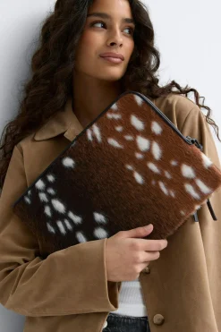 Hair - on laptop case - Weiß - Dame - Gina Tricot
