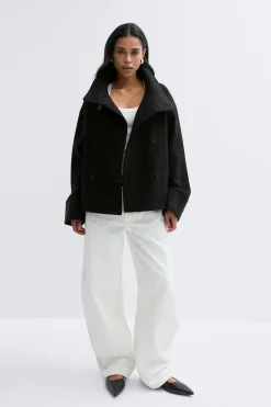 High neck short felt jacket - Schwarz - Dame - Gina Tricot