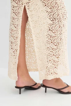 Knitted crochet dress - Weiß - Dame - Gina Tricot