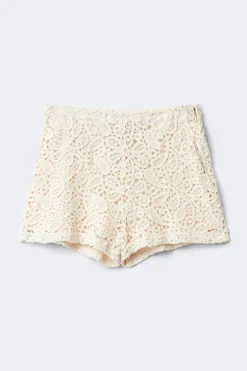Knitted crochet shorts - Weiß - Dame - Gina Tricot