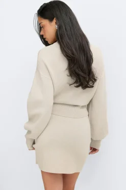Knitted fitted sweater - Beige - Dame - Gina Tricot