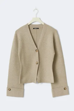 Knitted sculptured cardigan - Beige - Dame - Gina Tricot