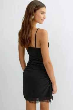 Lace detail strap dress - Schwarz - Dame - Gina Tricot