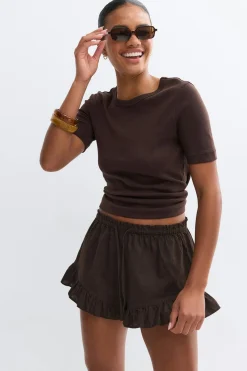 Linen blend frill shorts - Braun - Dame - Gina Tricot