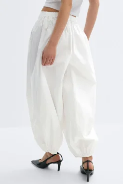 Mid waist balloon trousers - Weiß - Dame - Gina Tricot