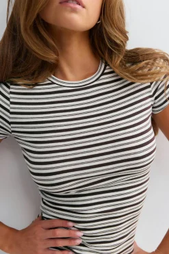 Perfect tight tee - Beige - Dame - Gina Tricot