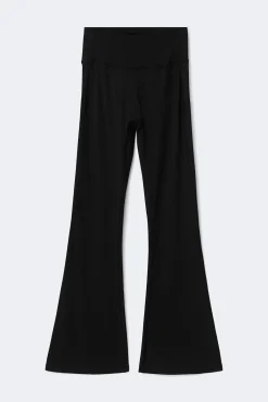 Petite flare yoga tights - Schwarz - Dame - Gina Tricot