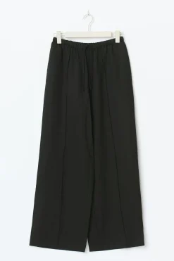 Relaxed wide trousers - Schwarz - Dame - Gina Tricot