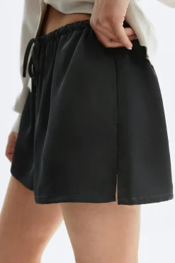 Satin drawstring shorts - Schwarz - Dame - Gina Tricot