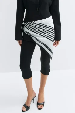 Satin scarf - Schwarz - Dame - Gina Tricot