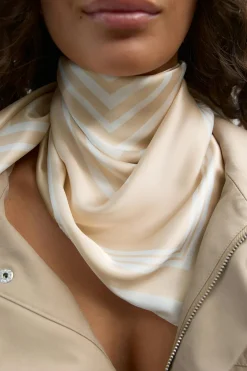 Satin scarf - Weiß - Dame - Gina Tricot