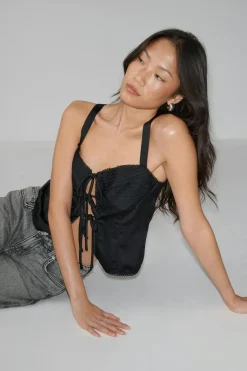 Satin singlet - Schwarz - Dame - Gina Tricot