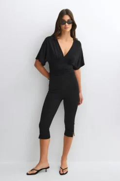 Shaped v-neck top - Schwarz - Dame - Gina Tricot