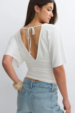 Shaped v-neck top - Weiß - Dame - Gina Tricot