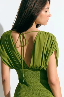 Smock maxi dress - Grün - Dame - Gina Tricot