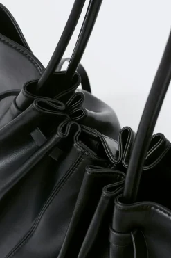 Strap detail bag - Schwarz - Dame - Gina Tricot