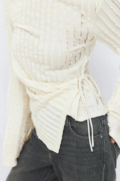 Textured tie detail top - Weiß - Dame - Gina Tricot
