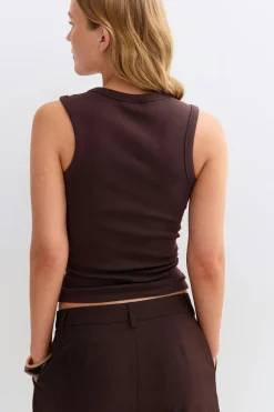 Tight v-neck rib tank - Braun - Dame - Gina Tricot