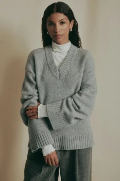 V-neck knitted wool sweater - Grau - Dame - Gina Tricot
