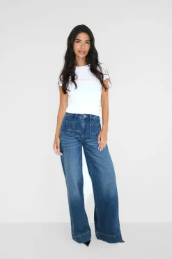 Waist hug flare jeans - Blau - Dame - Gina Tricot
