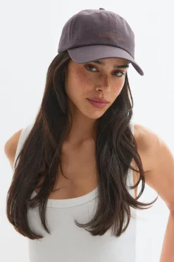 Washed cotton cap - Braun - Dame - Gina Tricot