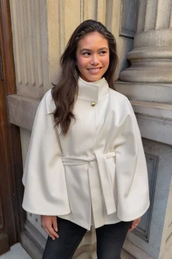 Y belted cape - Weiß - Gina Tricot