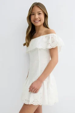 Y broderie dress - Weiß - Gina Tricot