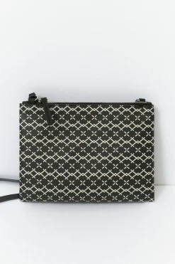 Y clutch bag - Schwarz - Gina Tricot