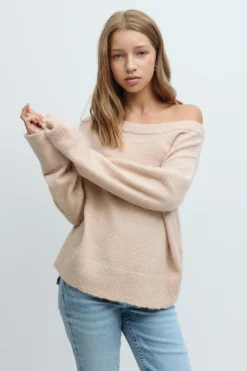 Y oversized knitted sweater - Beige - Gina Tricot