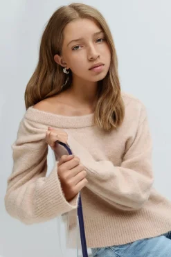 Y oversized knitted sweater - Beige - Gina Tricot
